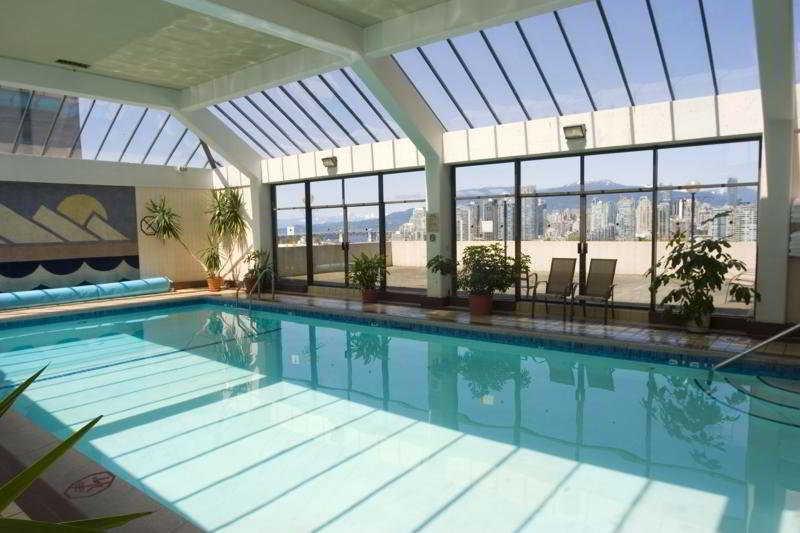 Holiday Inn Vancouver-Centre Broadway By Ihg Екстериор снимка