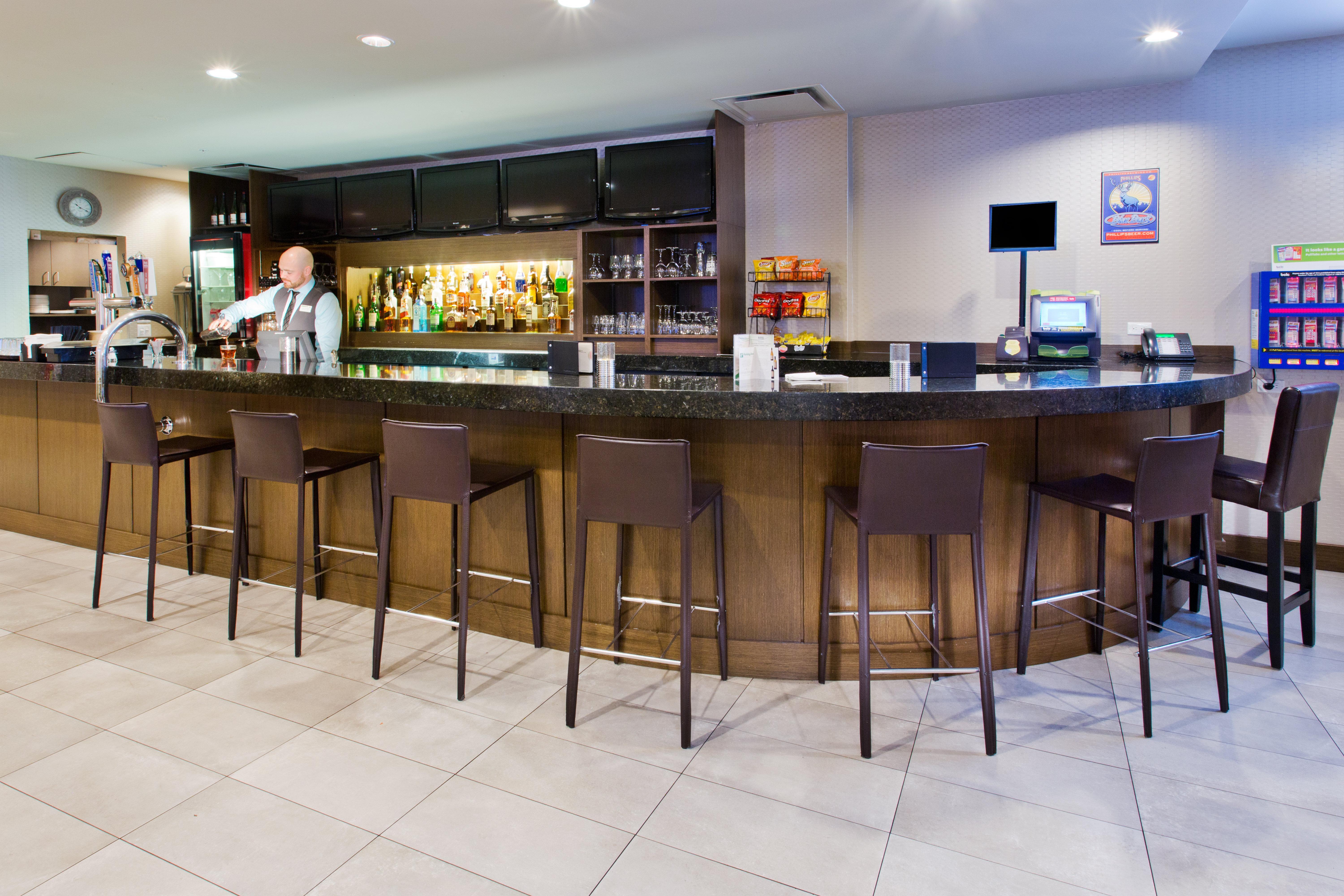 Holiday Inn Vancouver-Centre Broadway By Ihg Екстериор снимка