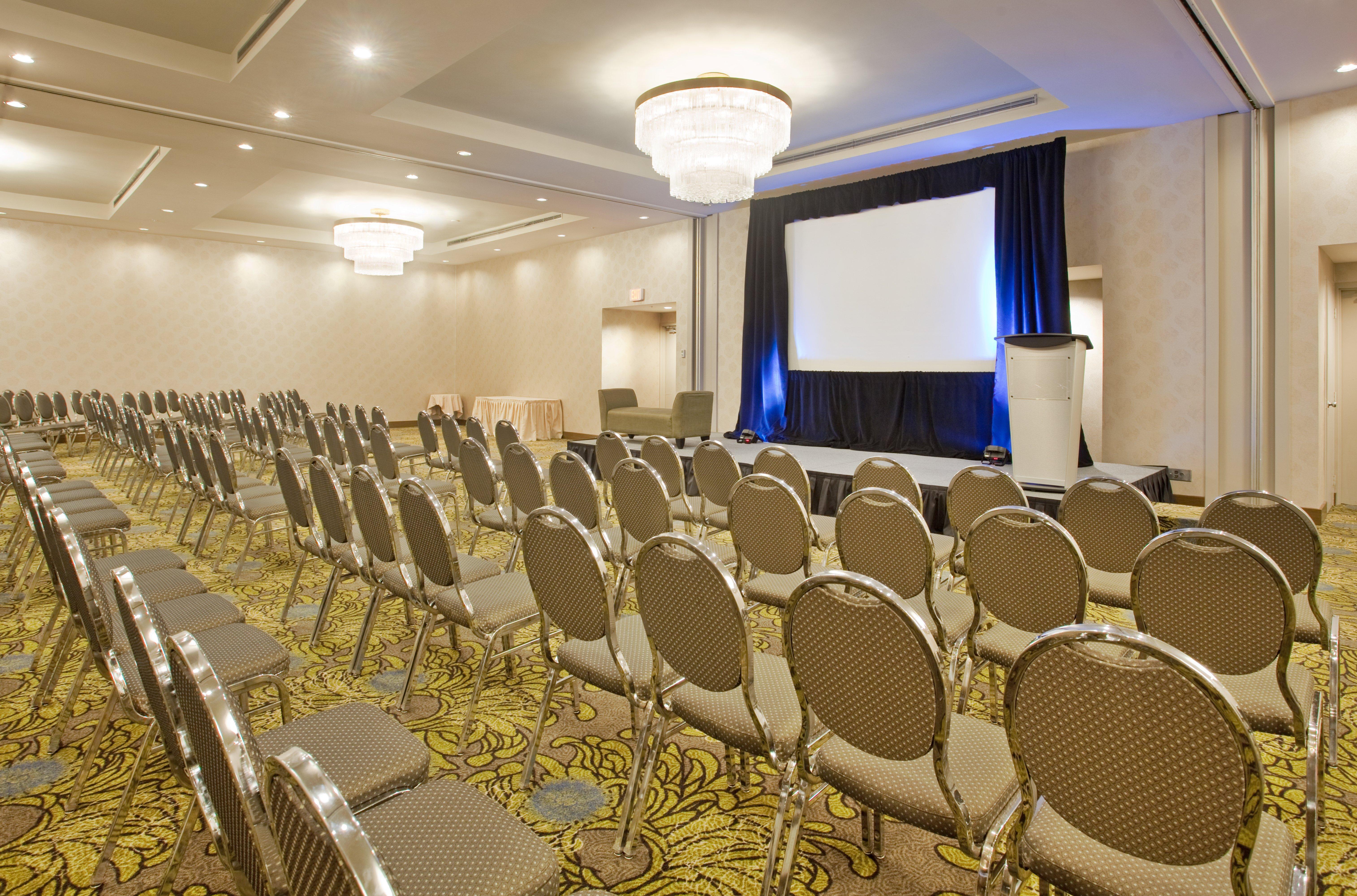 Holiday Inn Vancouver-Centre Broadway By Ihg Екстериор снимка