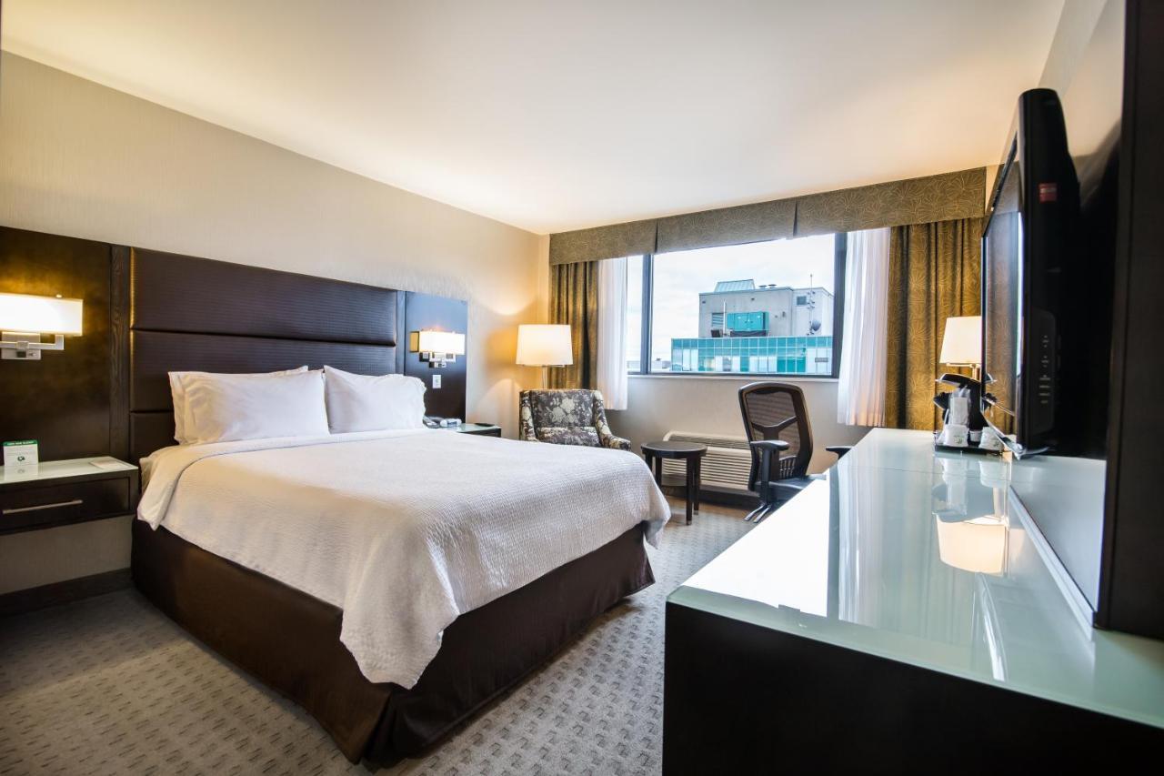 Holiday Inn Vancouver-Centre Broadway By Ihg Екстериор снимка