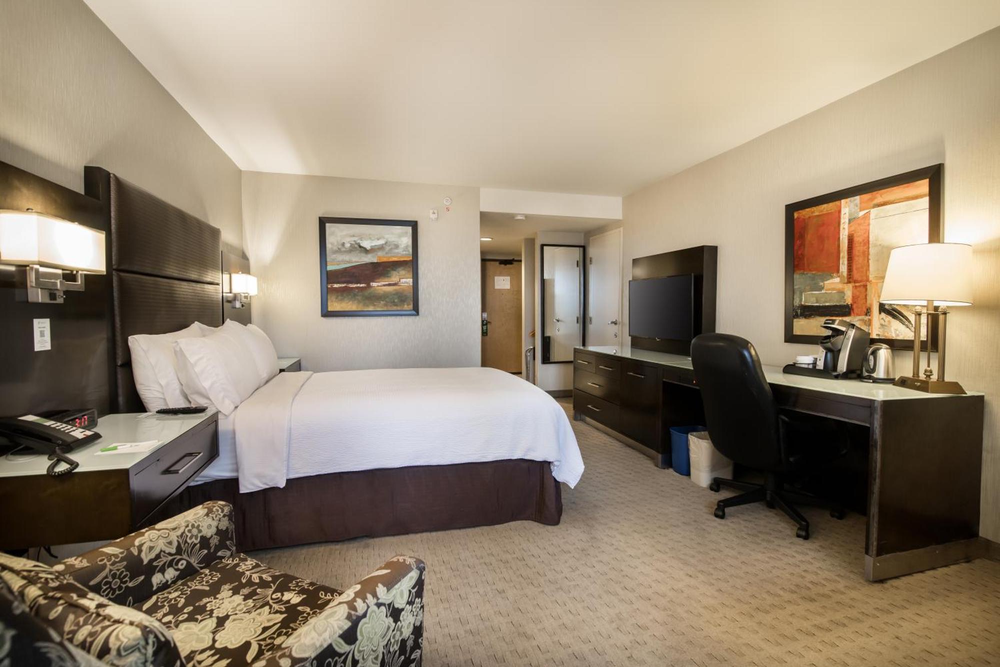 Holiday Inn Vancouver-Centre Broadway By Ihg Екстериор снимка