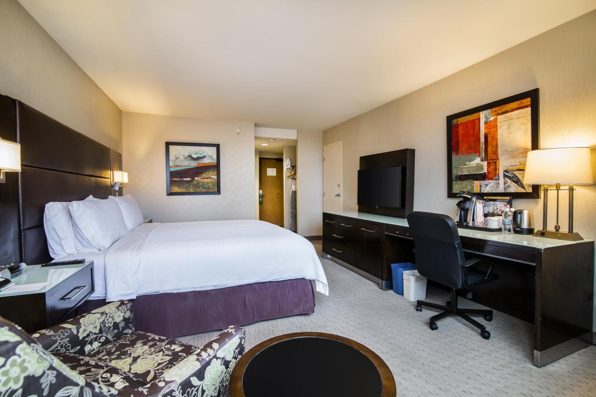 Holiday Inn Vancouver-Centre Broadway By Ihg Екстериор снимка