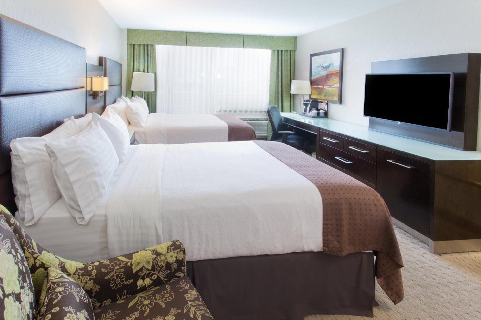 Holiday Inn Vancouver-Centre Broadway By Ihg Екстериор снимка