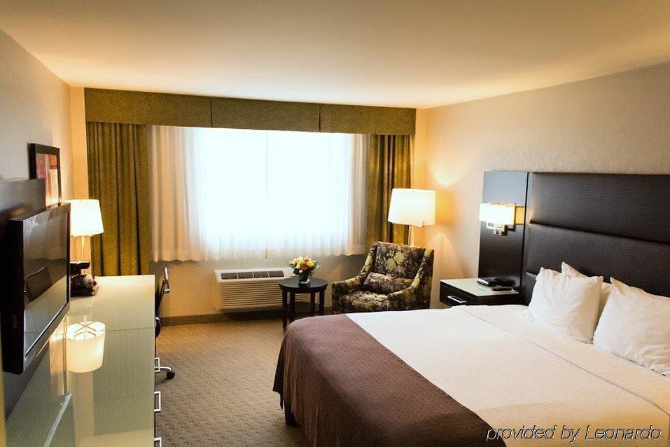 Holiday Inn Vancouver-Centre Broadway By Ihg Екстериор снимка